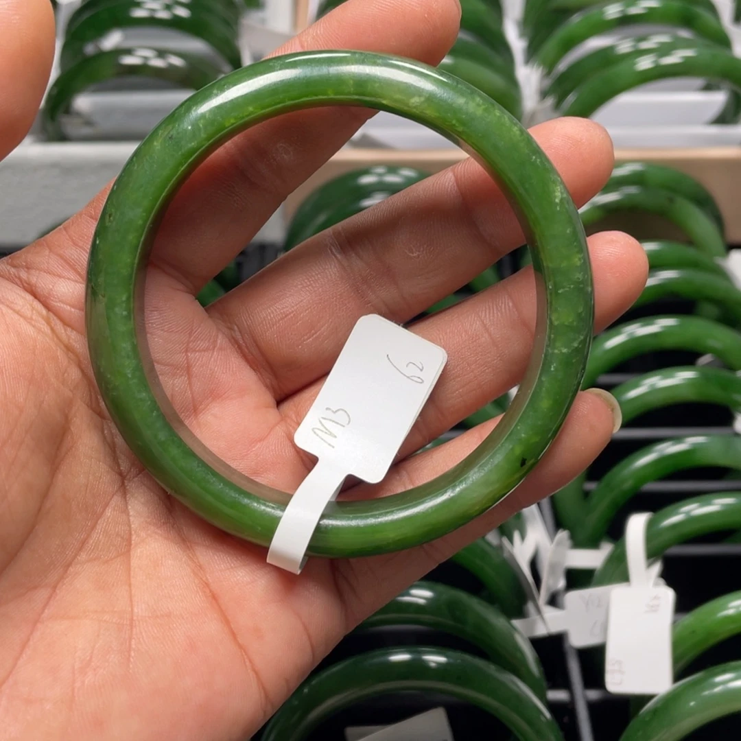 和田玉（碧玉）未镶嵌手镯瑕疵款特漏