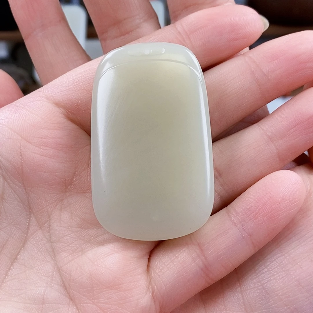 和田玉颈饰未镶嵌已*置