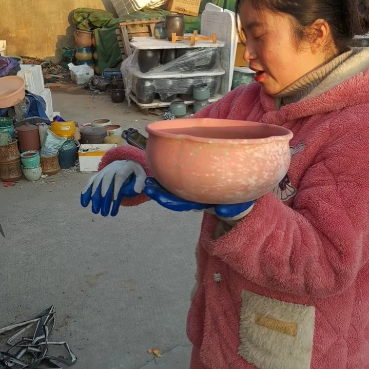 红陶瑕疵一个盆子。。