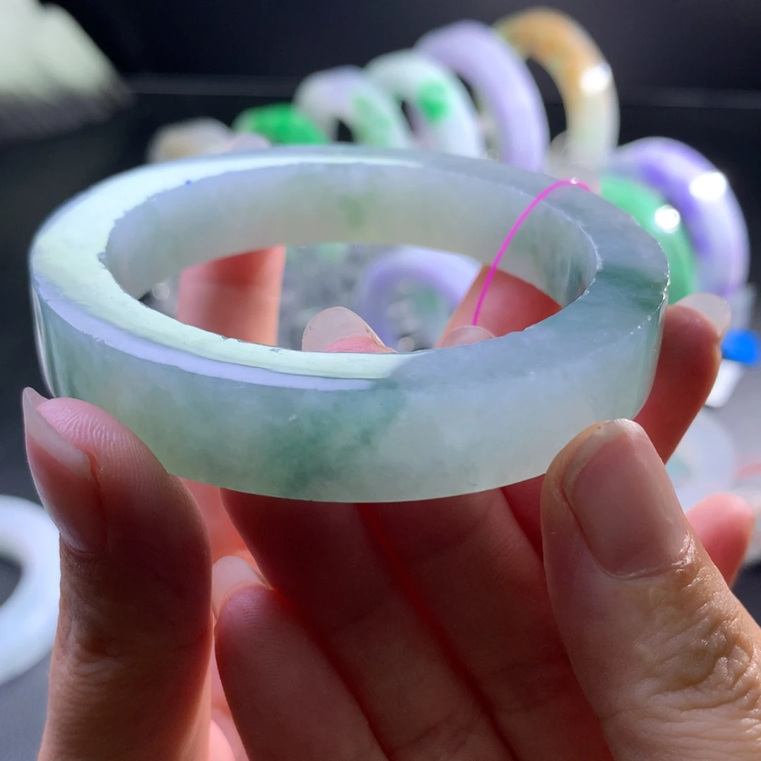 定制翡翠未镶嵌翡翠手镯