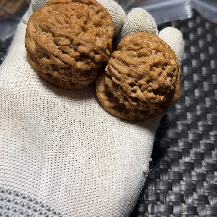 J***n文玩核桃吊坠官帽