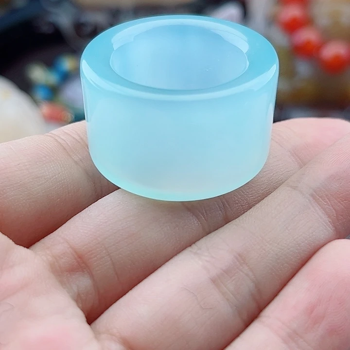 胡***子手饰玛瑙未镶嵌我