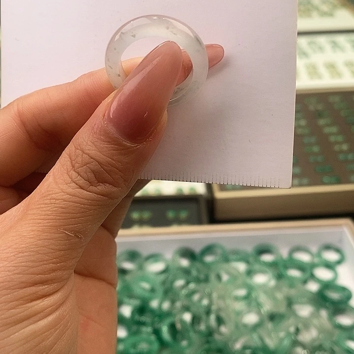 石英质玉（非洲翠）合金戒圈