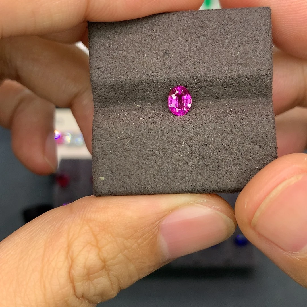 彩色蓝宝石裸石46分热粉蓝宝石