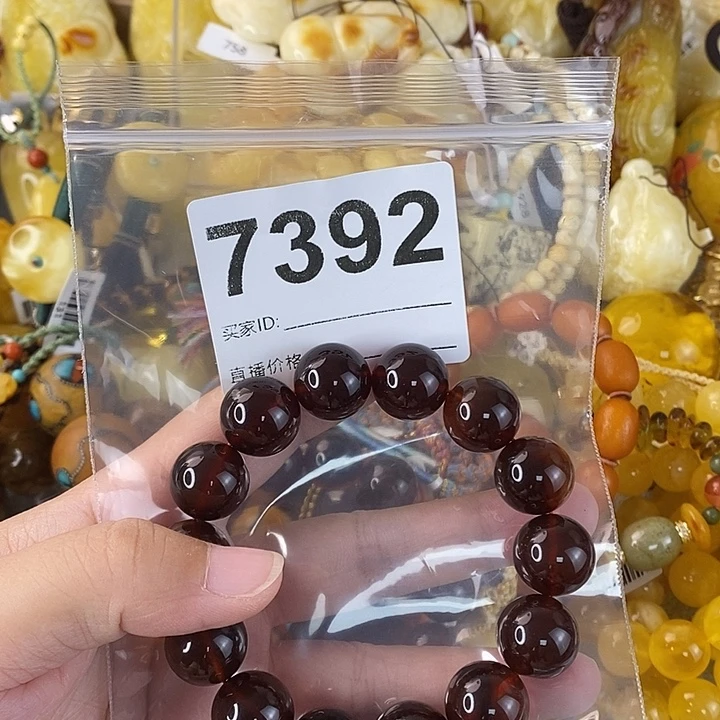 蜜蜡未镶嵌珠宝奇石