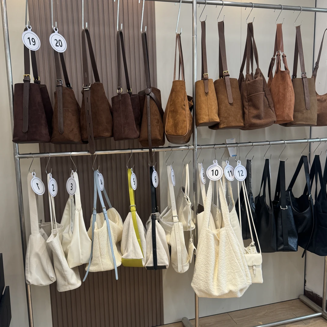 竹笋喵喵 年底清C孤品样板包包2025韩系简约百搭托特单肩斜挎包包