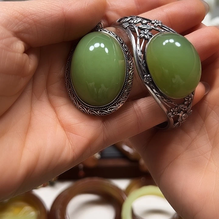 蛇纹石玉吊坠未镶嵌随*