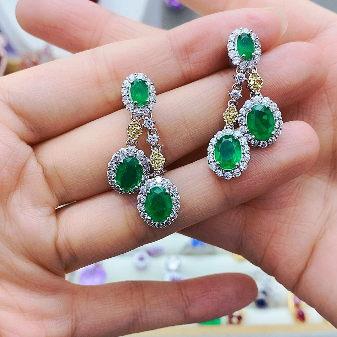 未镶嵌耳饰祖母绿