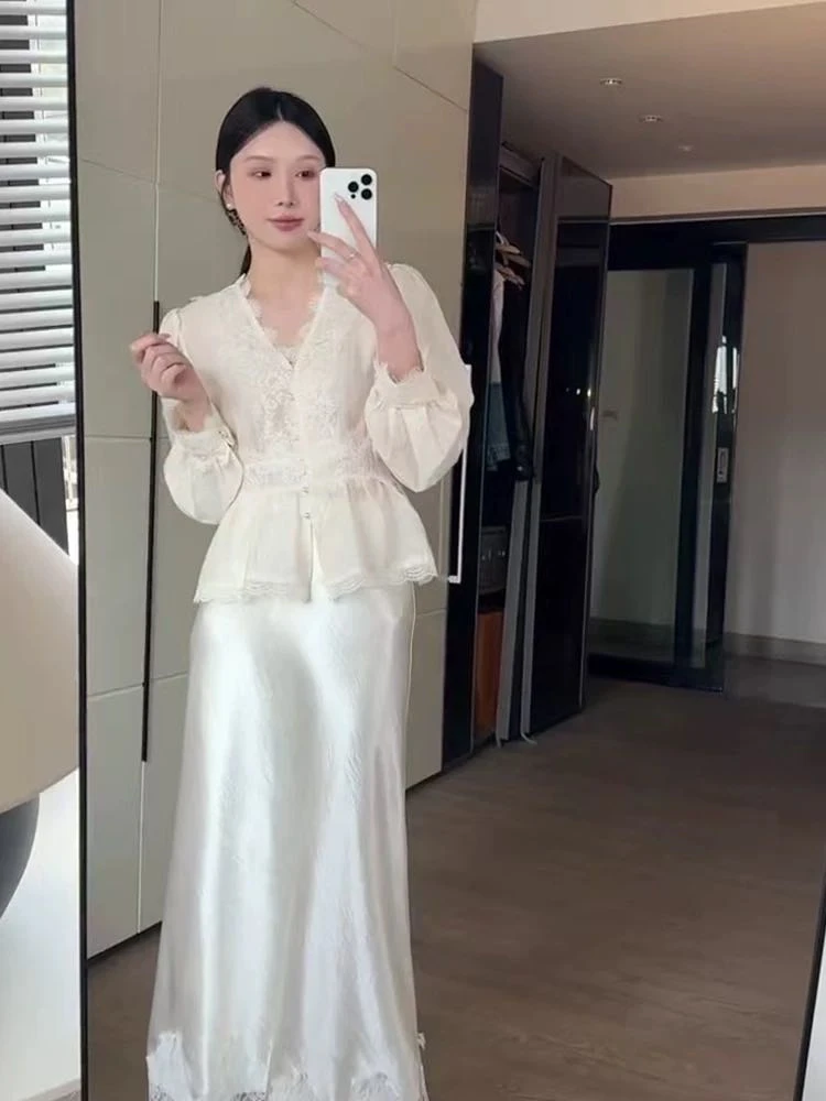 《朵妈衣橱》气质V领蕾丝拼接收腰衬衫温柔风长袖显瘦高级感上衣