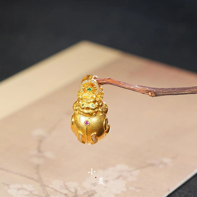 18K金钻石貔貅吊坠 G8737