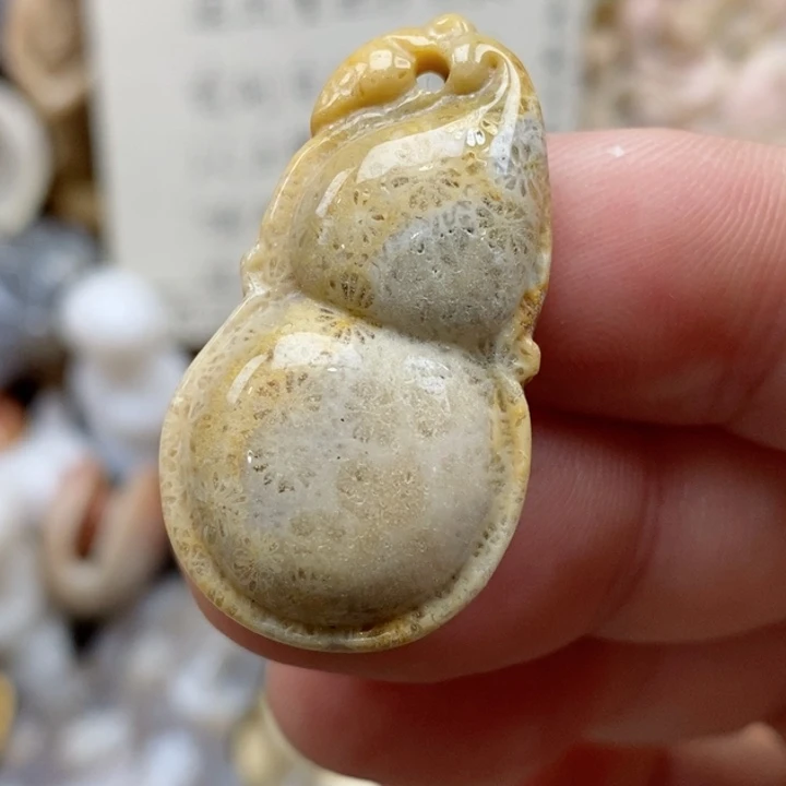 硅化珊瑚（珊瑚玉）未镶嵌颈饰有瑕 小
