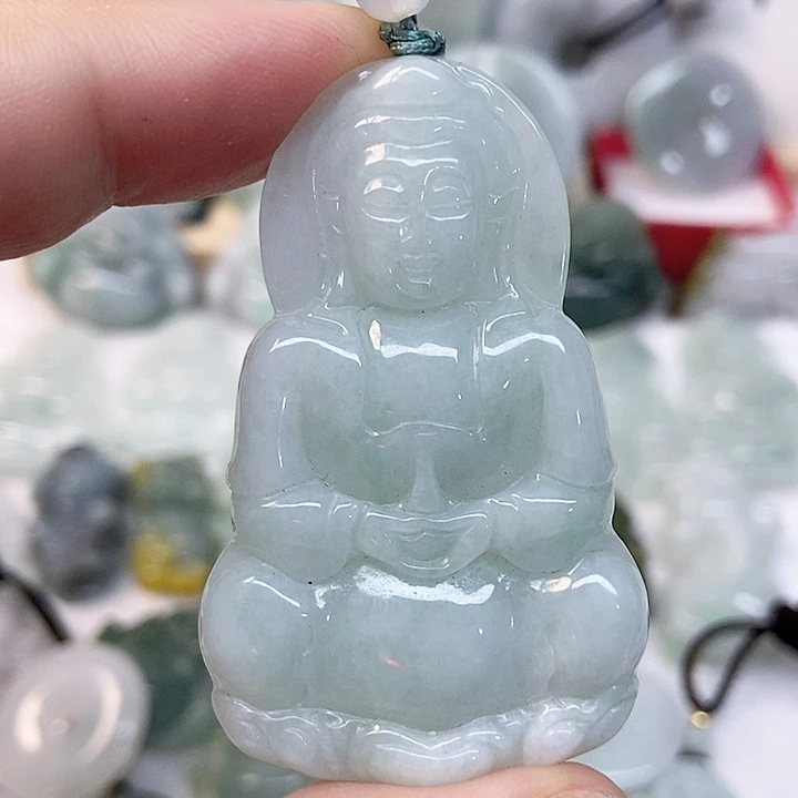 翡翠未镶嵌颈饰观音