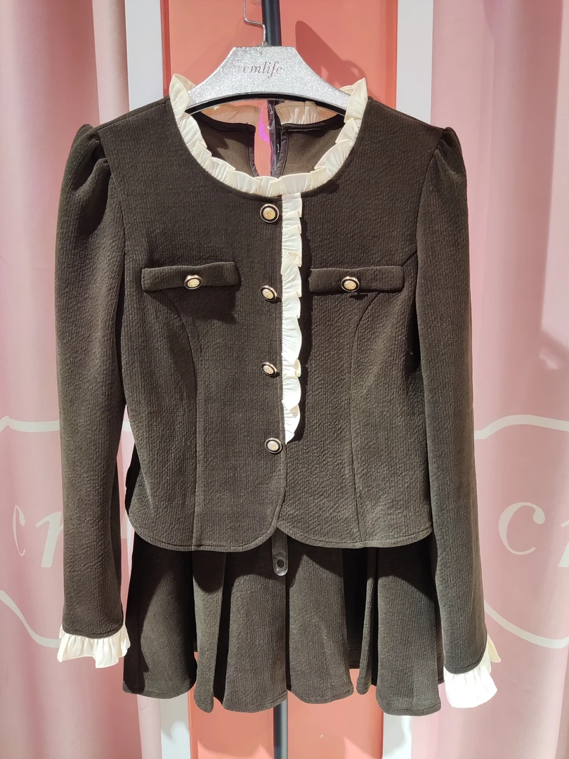 高档大气上档次咖色两件套（上衣+短裙）