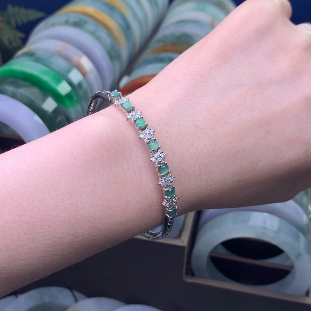 翡翠未镶嵌手镯手镯