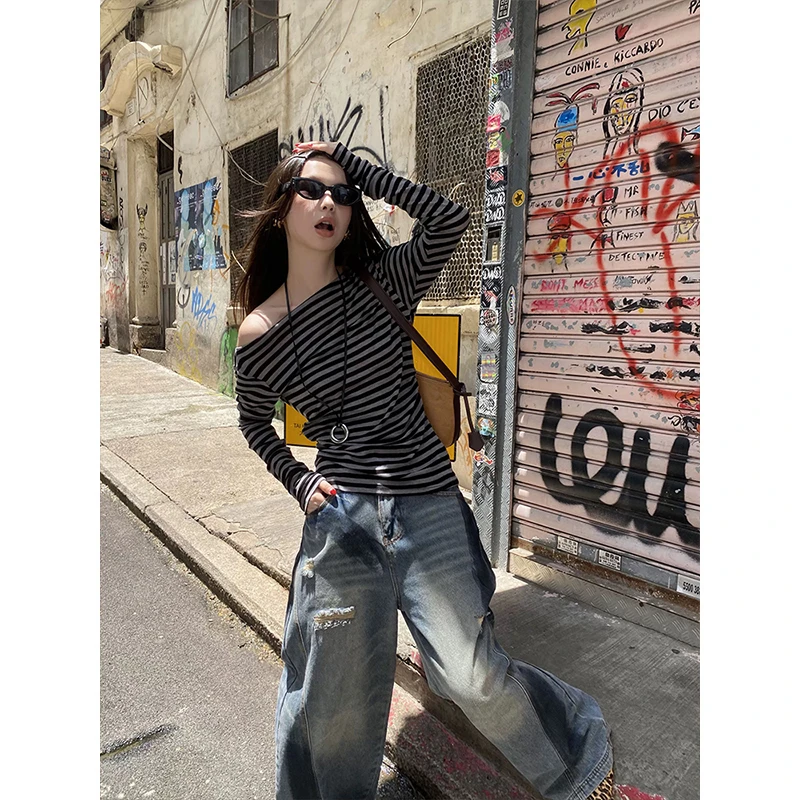 MosesQueen/魔西女王 条纹撞色一字肩防晒T恤复古小众别致上衣