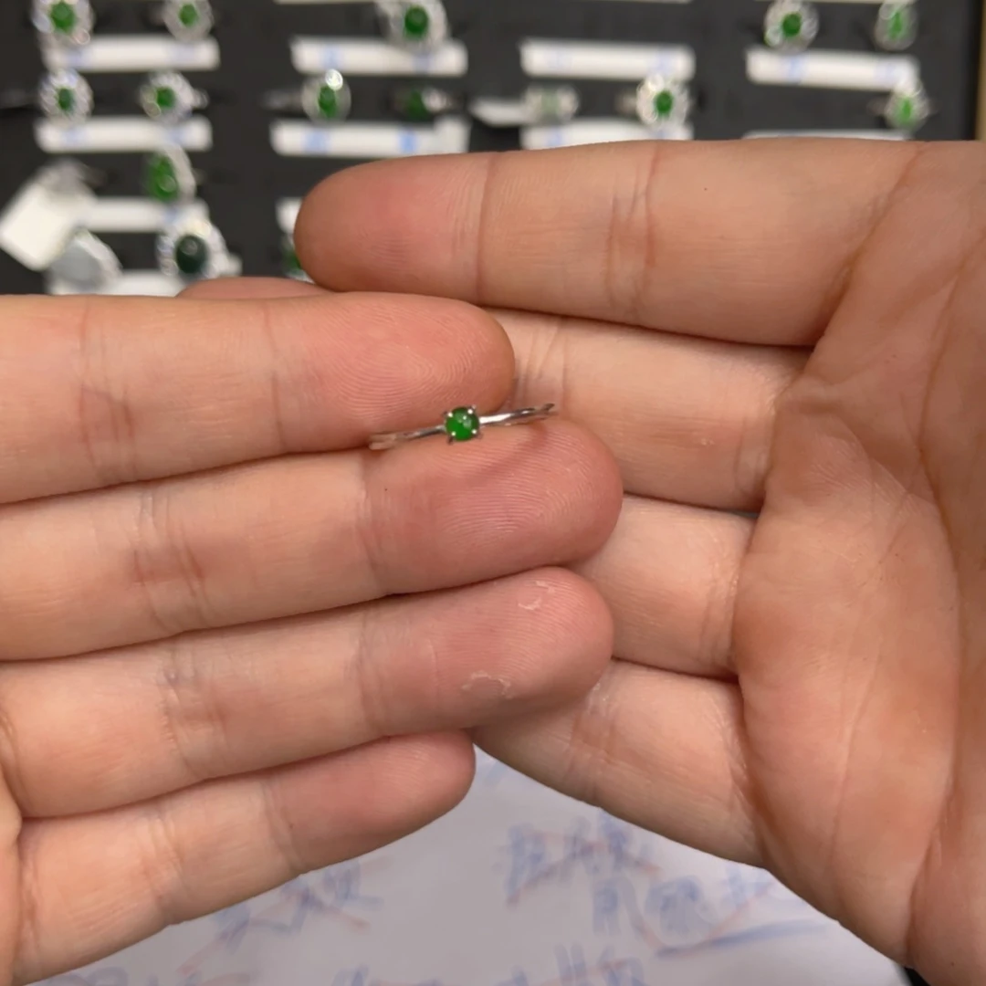 翡翠戒指银S925镶嵌翡翠戒指