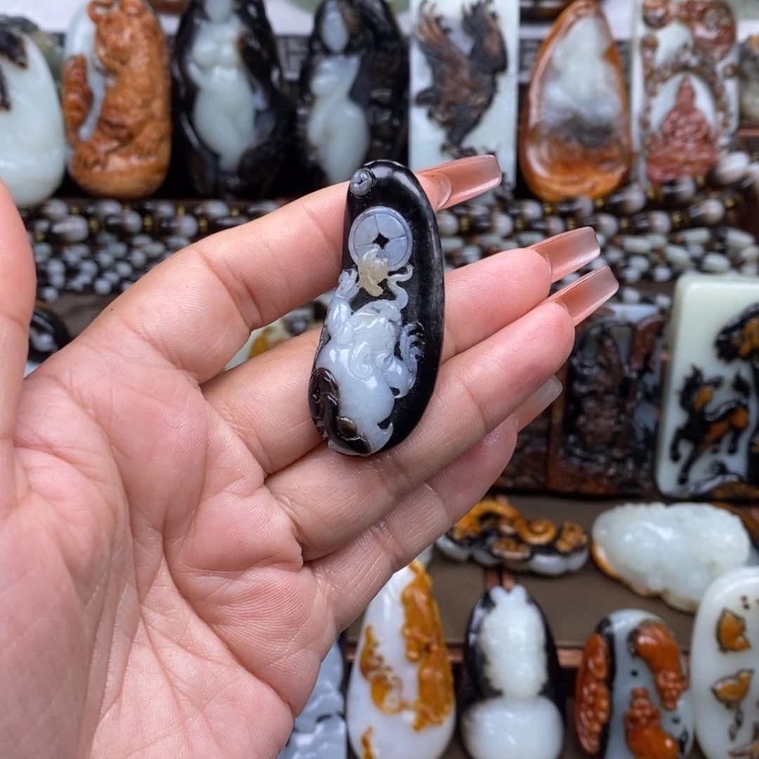 颈饰未镶嵌和田玉