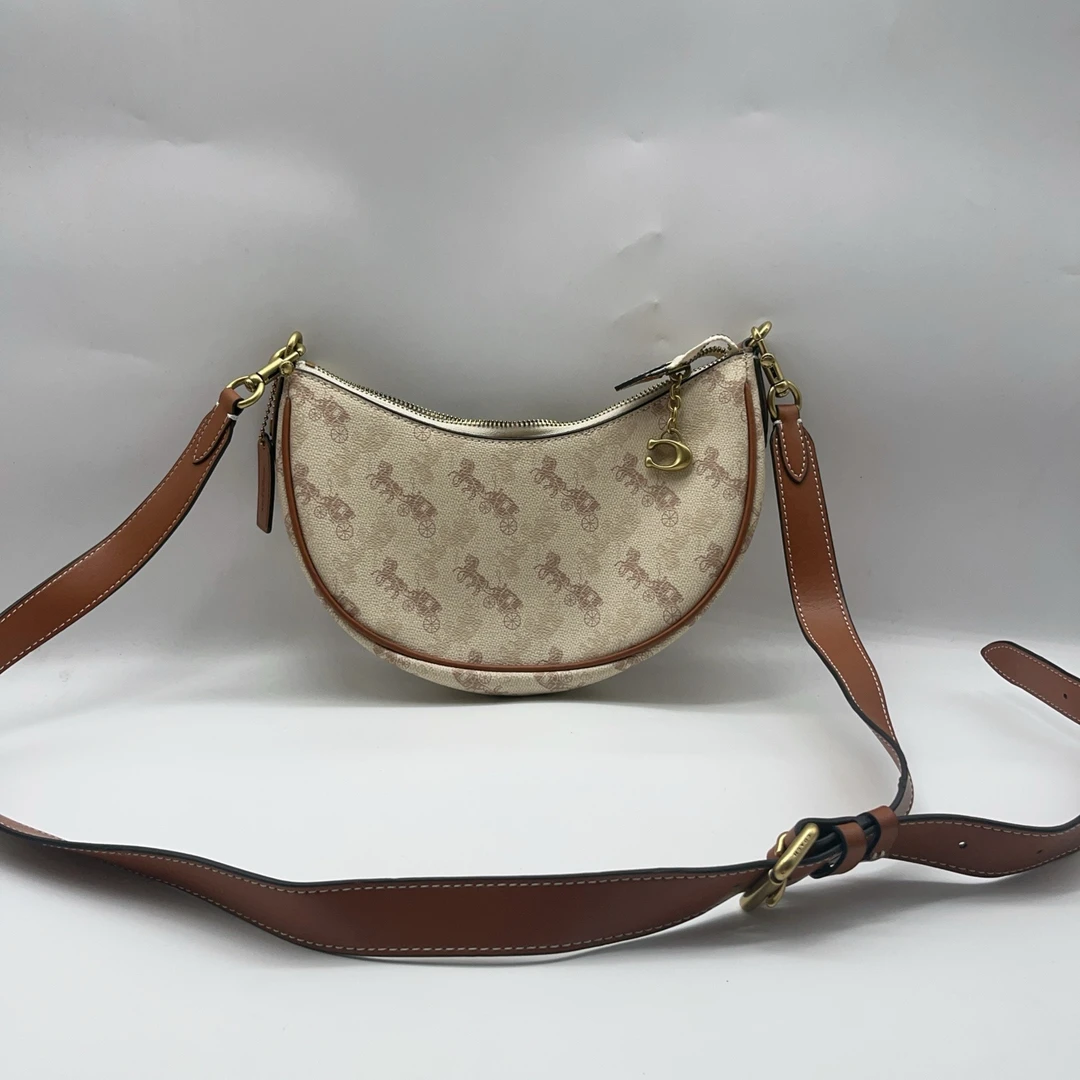 95新 COACH/蔻驰   白色月牙斜挎包 1427 2889