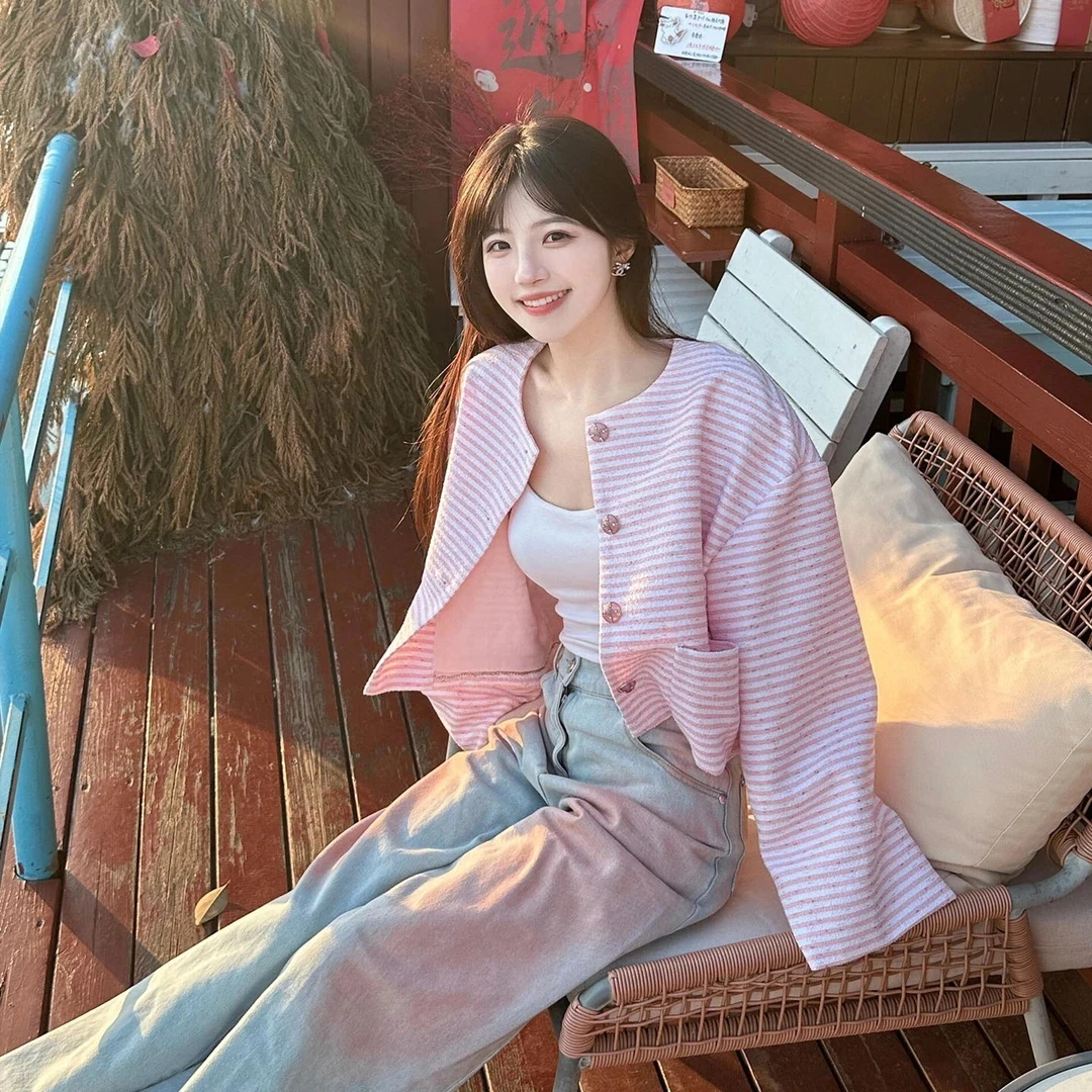 甜美减龄设计感上衣女款2025秋季气质小香风精致条纹百搭粉色外套