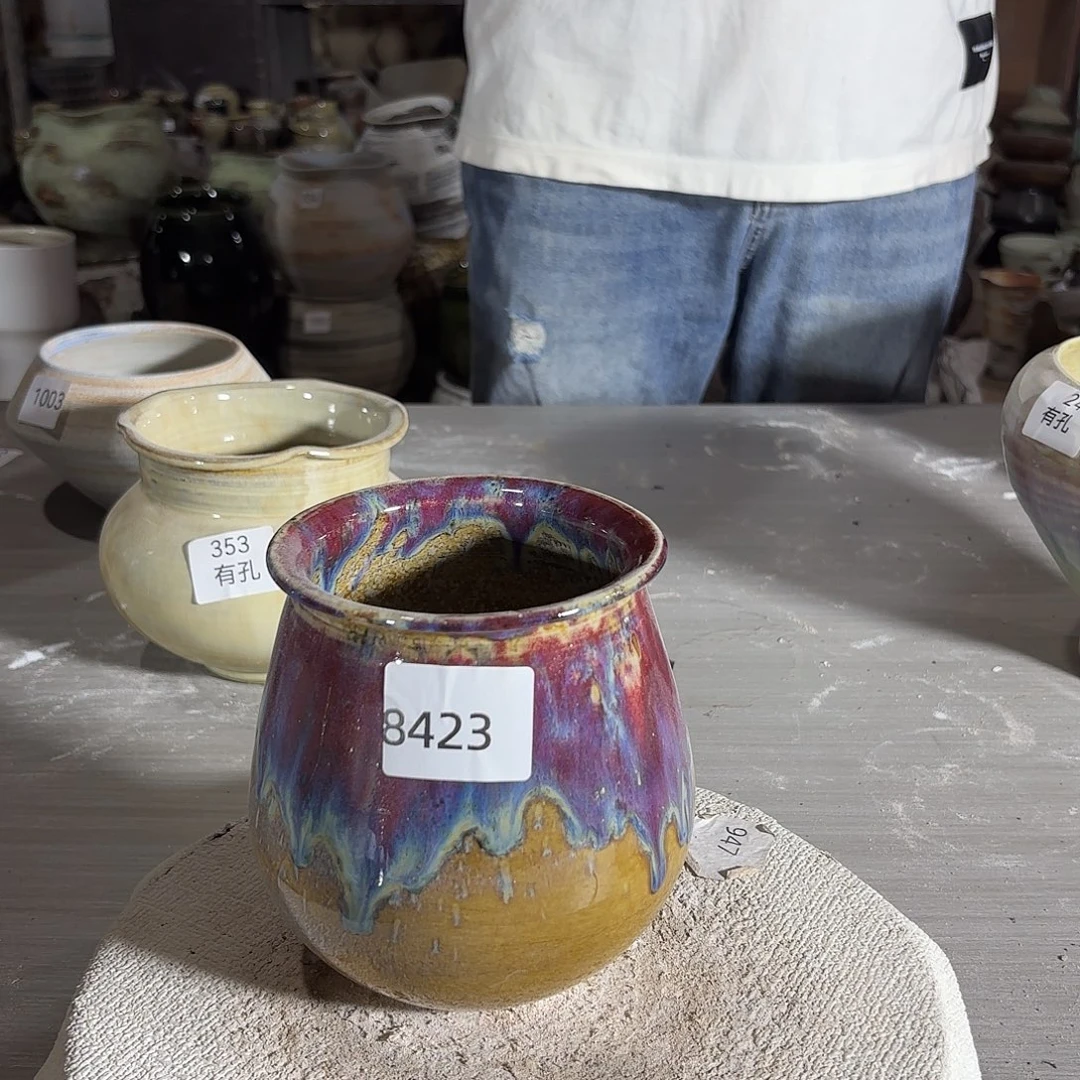 摆件高14，口9，有孔，8423