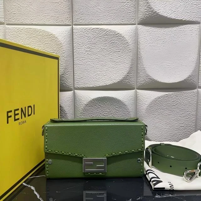 99新 FENDI/芬迪 /夏vv0927/单肩包/82018