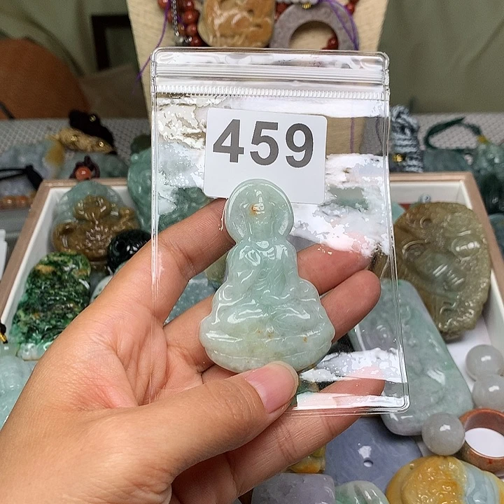 翡翠未镶嵌颈饰?翡翠