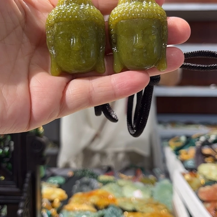 岫玉未镶嵌毛衣链