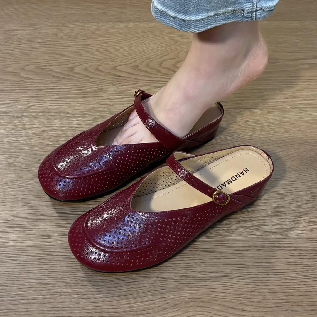 圆头甜美细带组合金属装饰拖鞋百搭舒适半拖鞋女款红色休闲平底鞋