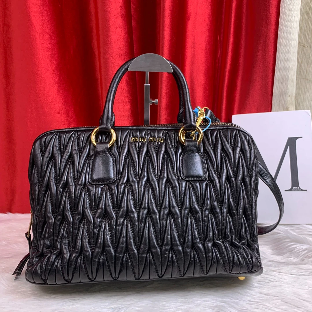 95新 MIU MIU/缪缪 缪缪 miumiu/黑金手提包/ EE08829016/9016/护
