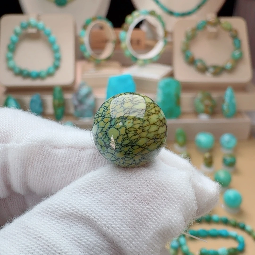 绿松石未镶嵌颈饰