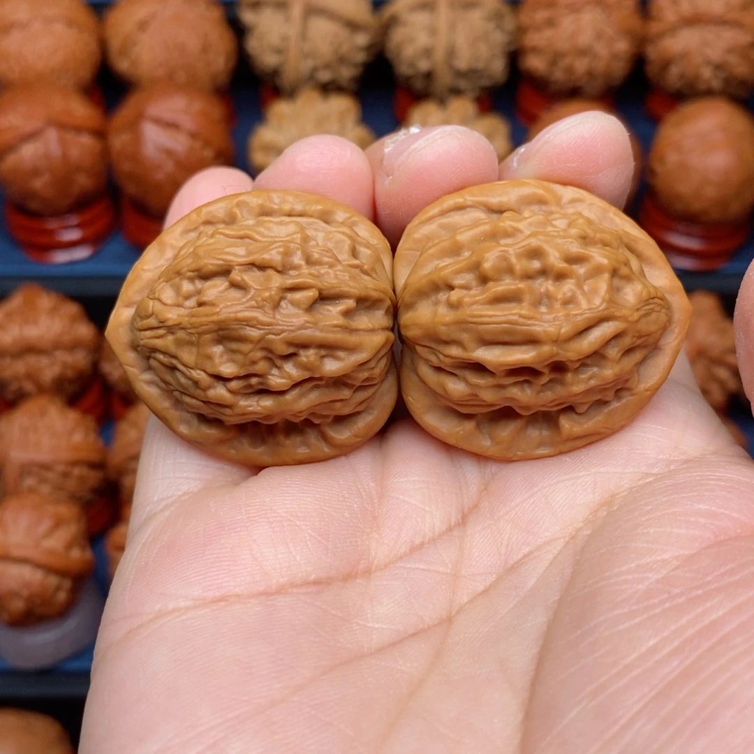 把件文玩核桃北****）手捻大红袍