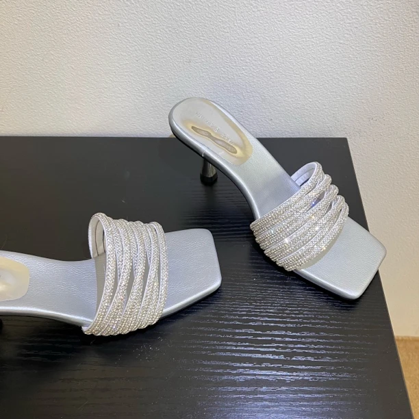 银色水钻一字带凉拖鞋女夏季外穿踩屎感网红法式粗跟低跟高跟鞋