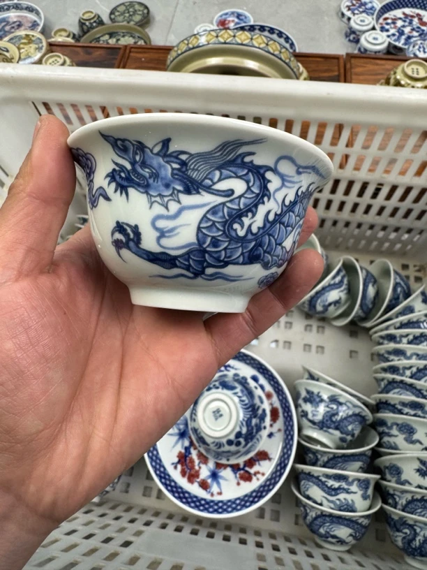 景德镇青花海水龙大压手主人杯