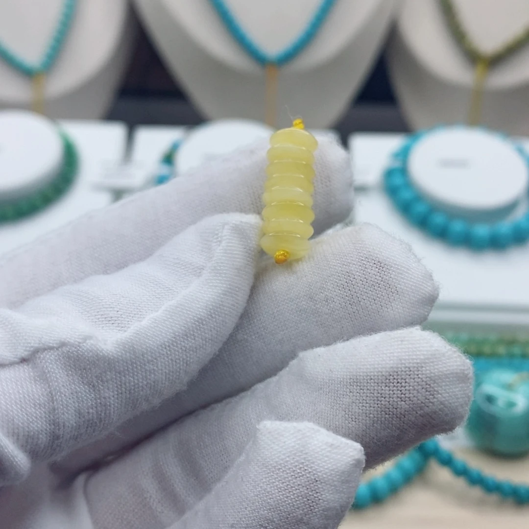 蜜蜡未镶嵌珠宝奇石