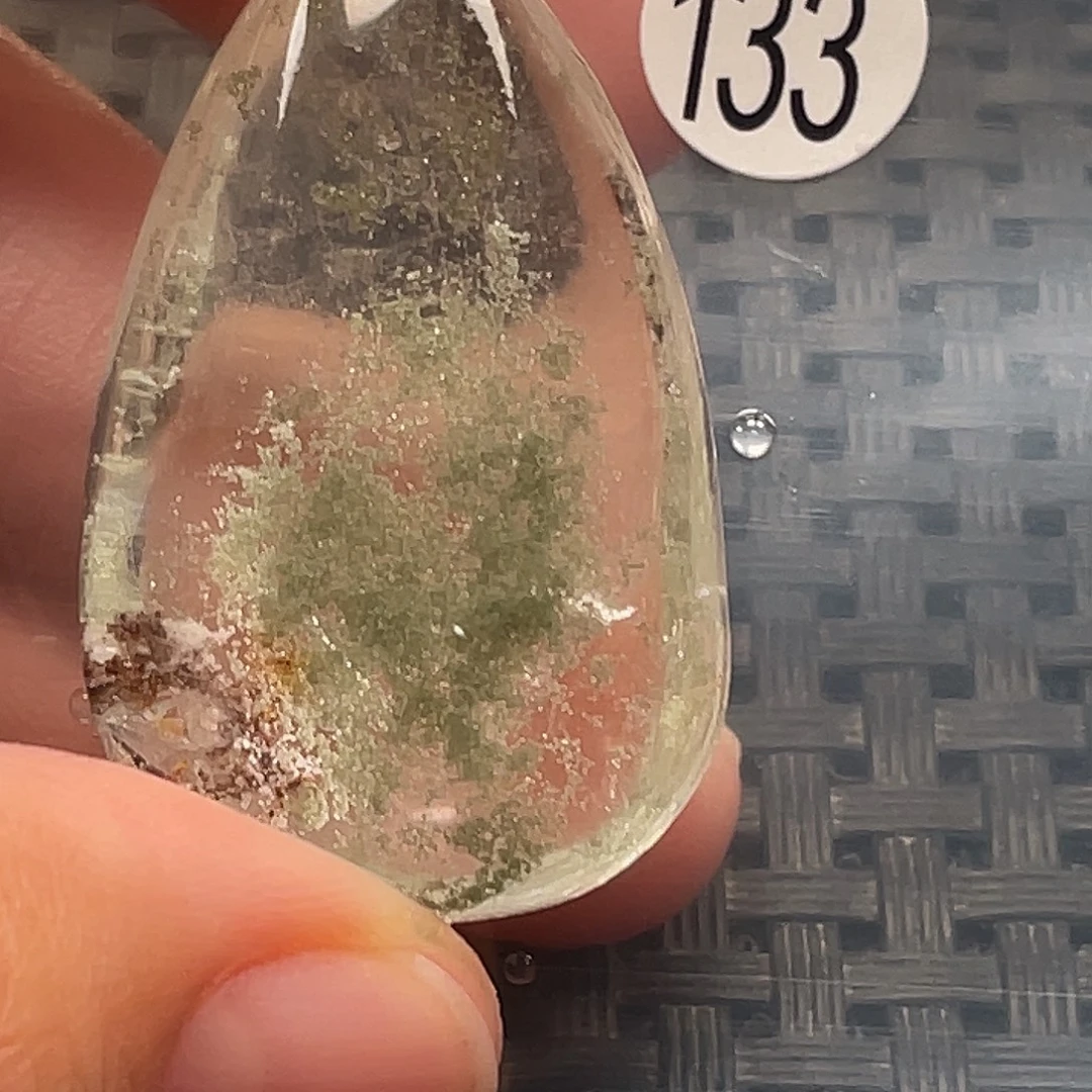 王***国颈饰未镶嵌水晶天然