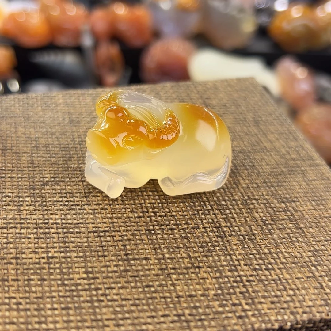 未镶嵌挂件定制玛瑙小牛