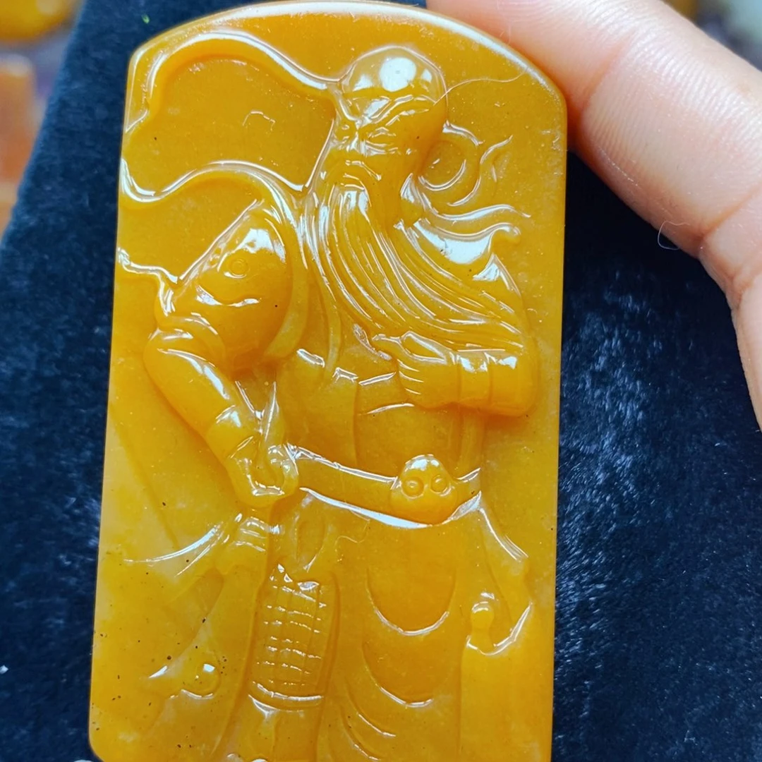 未镶嵌石英质玉（黄龙玉）颈饰