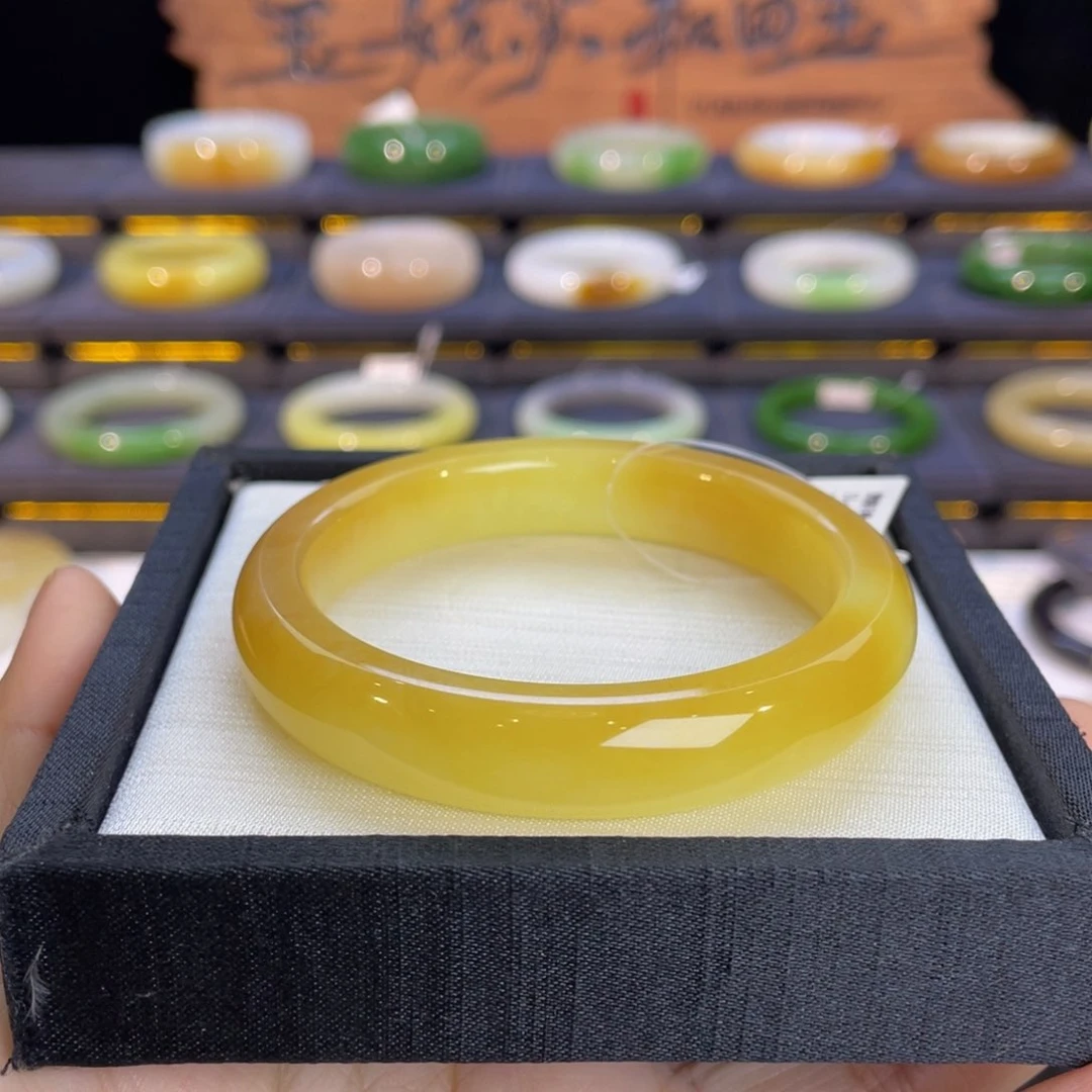 未镶嵌手镯和田玉-黄糖56