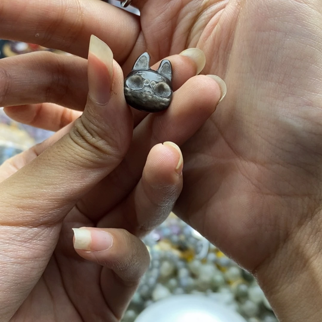 玛瑙/玉髓未镶嵌珠宝半成品一个天然狐狸面具