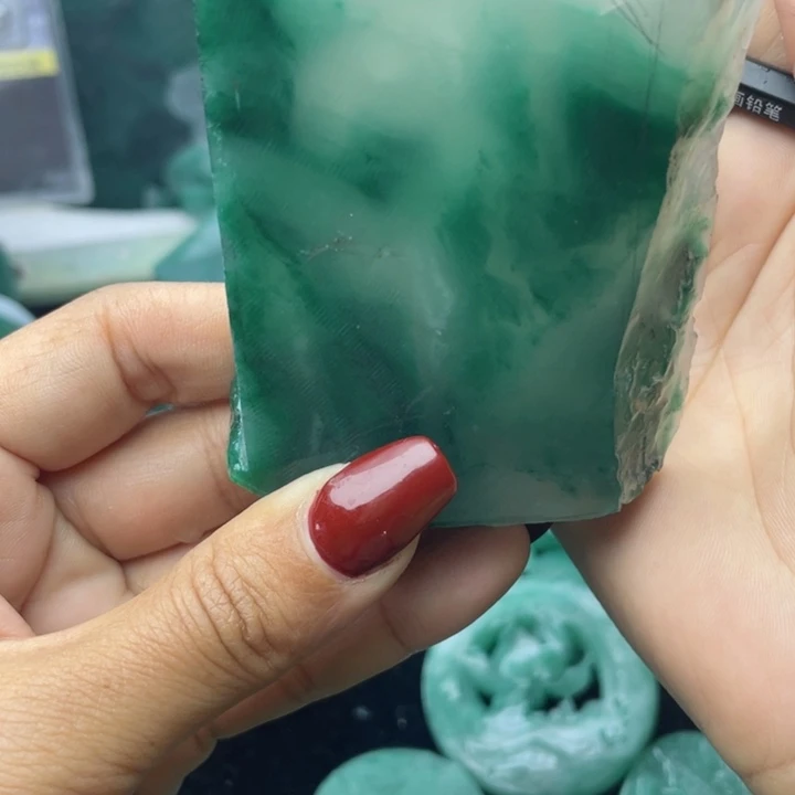 定制石英质玉未镶嵌?****