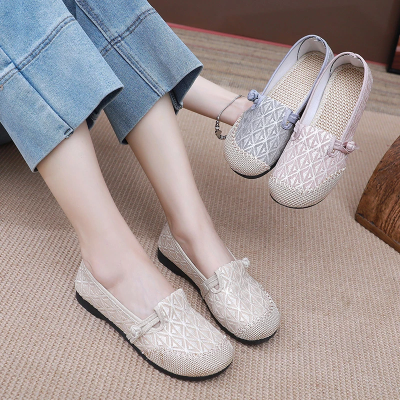 春季新款老北京布鞋女鞋舒适百搭软底民族风汉服透气单鞋妈妈鞋