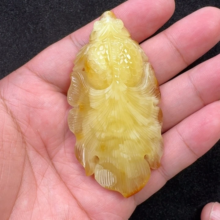 蜜蜡未镶嵌珠宝奇石