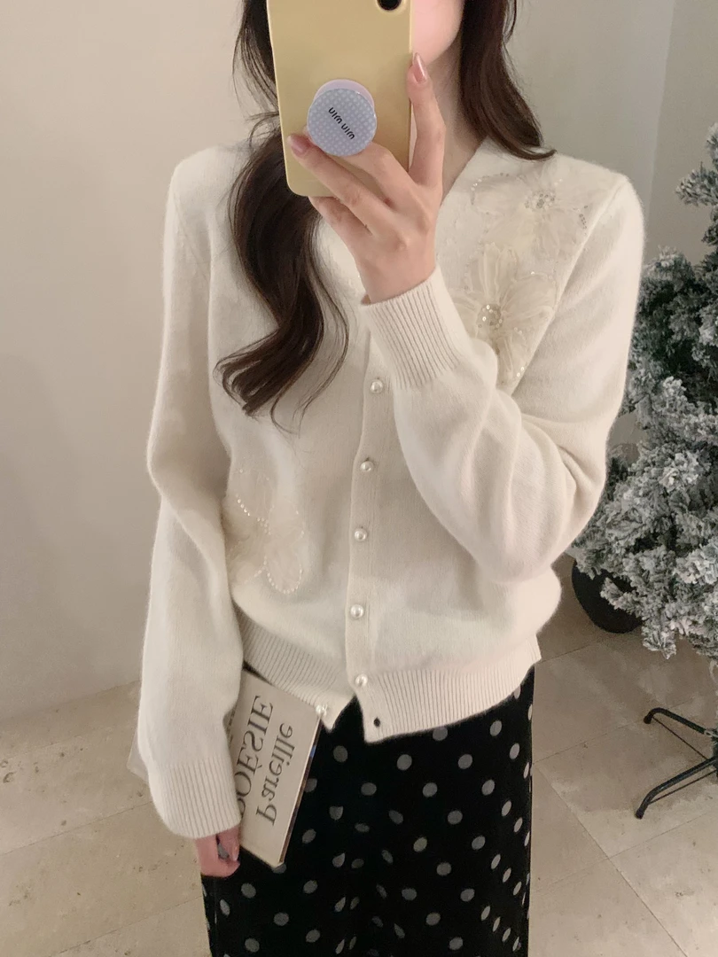 【素简.820117】秋冬新款重工花朵珍珠扣绵羊毛混纺针织衫