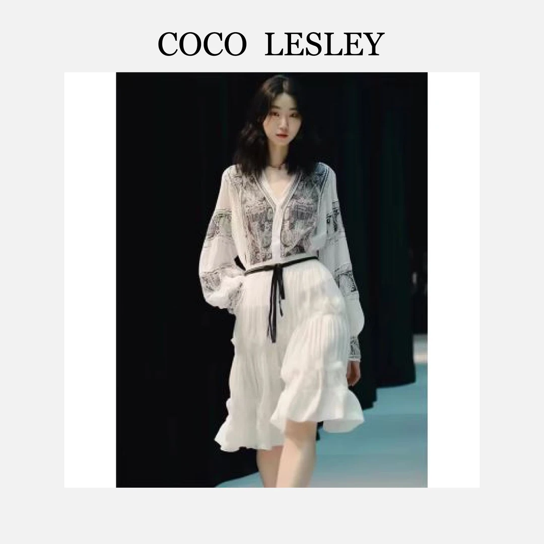 【CoCoLesly】法式气质精致文艺女神范高级感印花白色连衣裙-X010