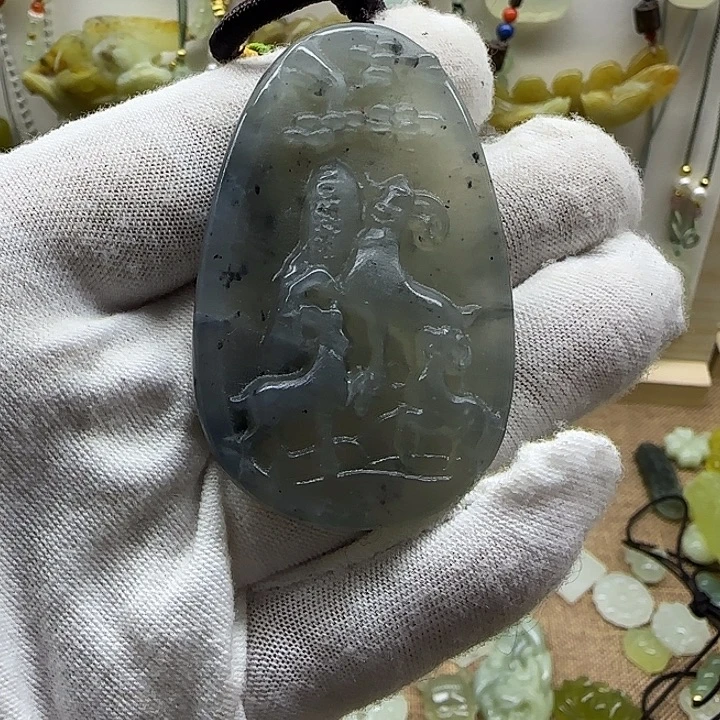 岫玉合金颈饰三阳开泰