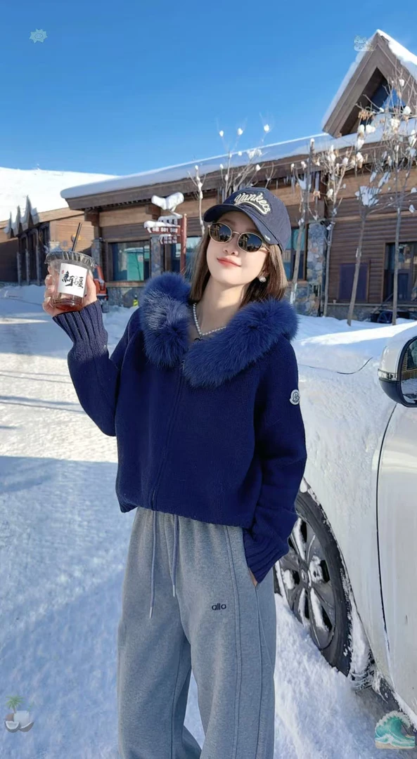 熙薇『云絮暖织』2025冬季新款潮牌带毛领休闲外套H6878