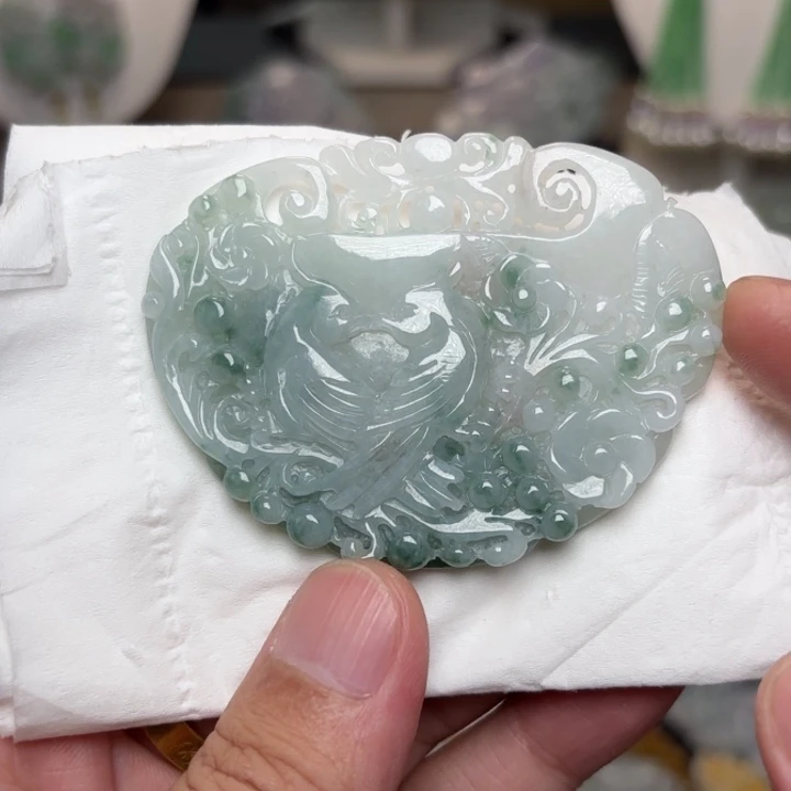 翡翠未镶嵌颈饰吊坠