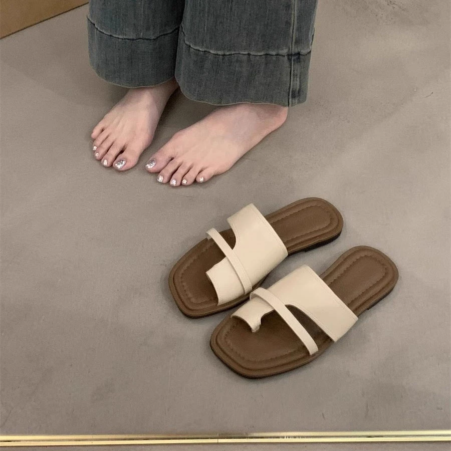 大码女鞋41到43套趾外穿拖鞋女夏2025新款复古度假配裙子罗马凉鞋