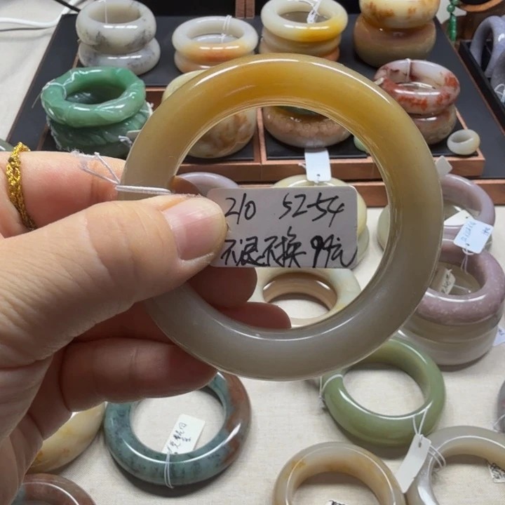 石英质玉未镶嵌手镯