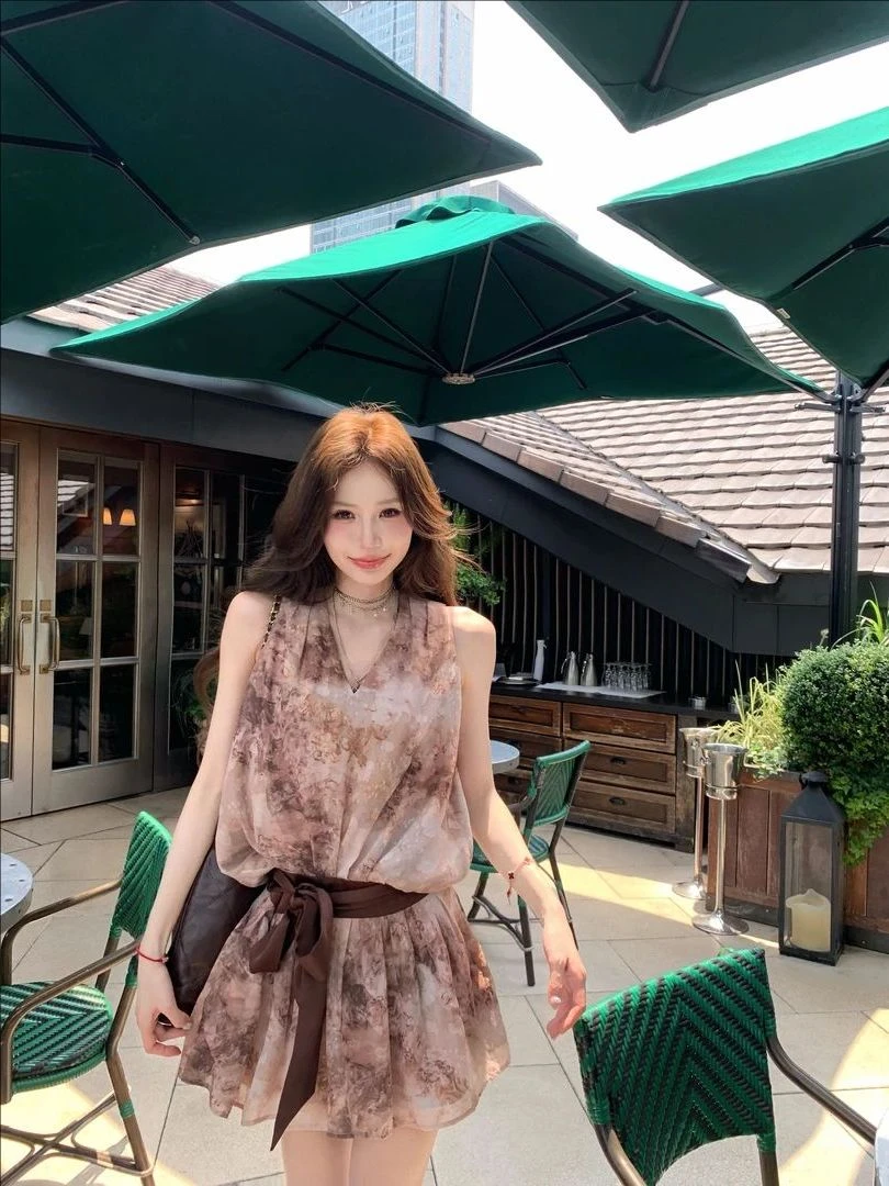 连衣裙裙子复古初恋小众收腰设计感